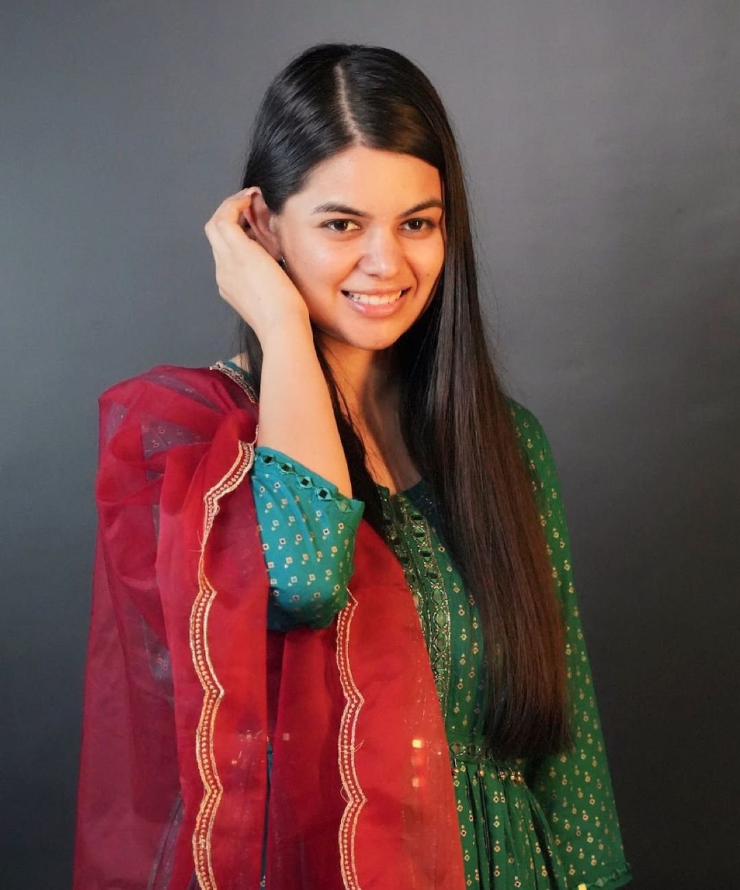 Shradha Khapra- Bio, Age, Net worth, Apna College - Aflence